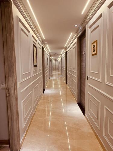 Le Aura Grand Hotel - image 3