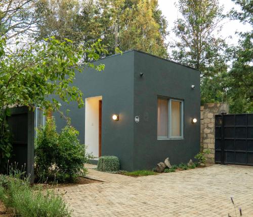 House B thonningii - warm minimalism