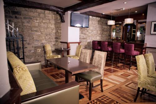 Darnley Lodge Hotel - image 13