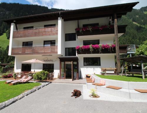 Indgang, Valbella Bed & Breakfast in Partenen