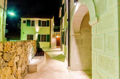 Entrada, Hostel Dvor in Split