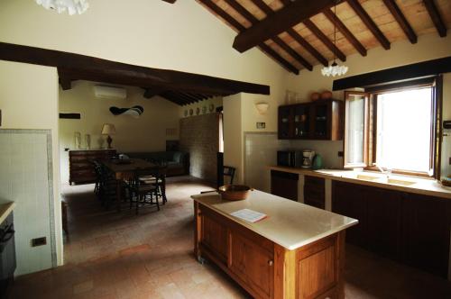 Kitchen, Villa Anna Heated Pool and two jacuzzi in Sant' Ippolito