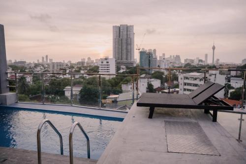 Trillium Boutique Express Hotel - Ward Place - image 3