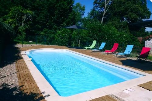 泳池, Les gites de Petrocoriis in 聖皮耶爾德希尼亞克