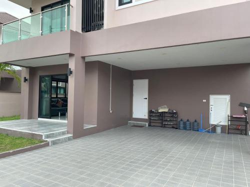 The Lake Cozy 3BR Villa Pattaya