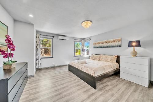 @ Marbella Lane - 4BR Near Morongo Casino & Outlet Ldry+P in Banning, USA