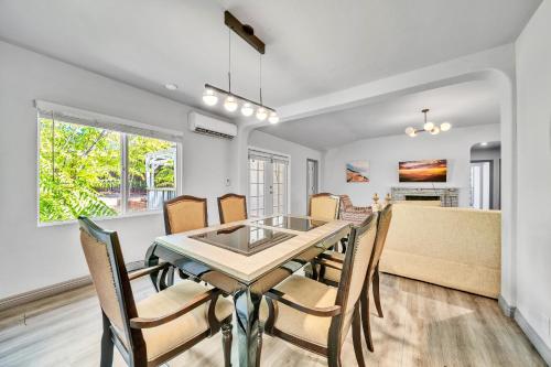 @ Marbella Lane - 4BR Near Morongo Casino & Outlet Ldry+P in Banning, USA