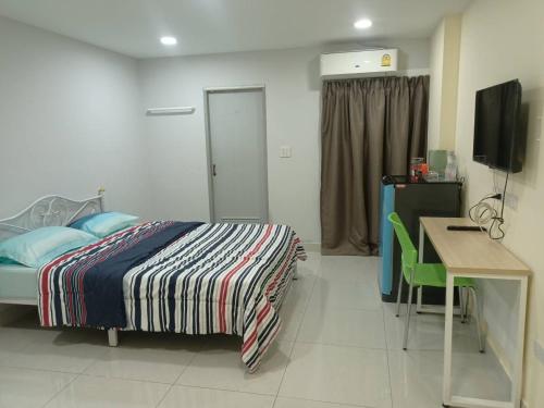 room detail thumbnail 0