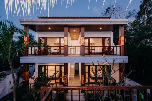 28 Degrees Lembongan