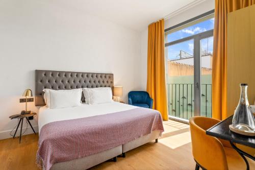 room detail thumbnail 1