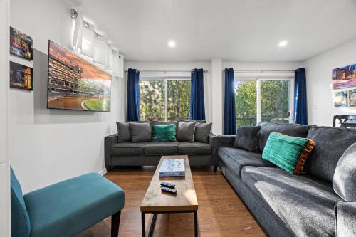Experience the Unique Re-Nu Shipping Container #6 in Louisville, USA