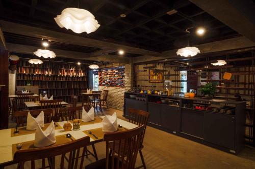 ห้องอาหาร, Hotel Lexi in ศรีสัตตนาค