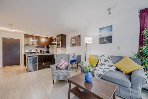 Stylish Vancouver Condo with City Views - image 2