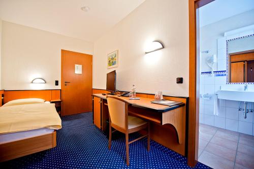 1 twin bed