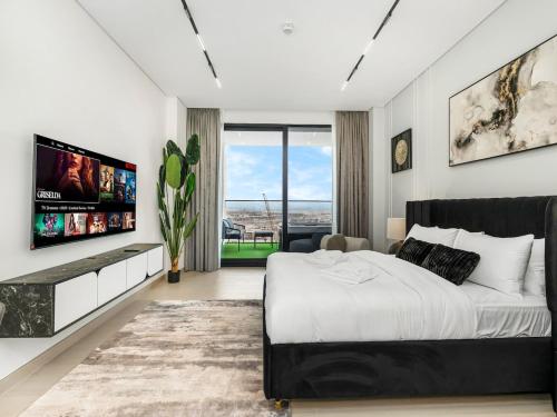 Modern Studio with Jacuzzi and Premium Amenities, Dubái