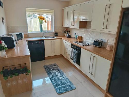 2 Bedroom Townhouse, Super King, 5 min to Carlow Centre, Carlow