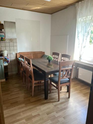 FIRMENUNTERKUNFT Mert Betten 3 Zimmer in Kamp-Lintfort