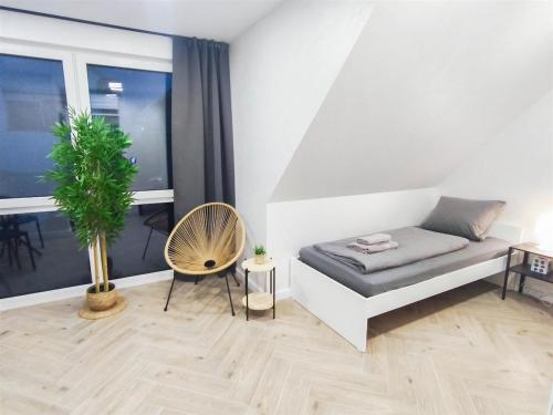 ALFA Stuttgart Einzelzimmer Teeküche Porsche Bosch l Gemeinschaftsbad WIFI SmartTV l Single room with kitchenette and shared bathroom BS21A10, Stuttgart