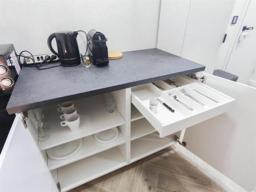 ALFA Stuttgart Einzelzimmer Teeküche Porsche Bosch l Gemeinschaftsbad WIFI SmartTV l Single room with kitchenette and shared bathroom BS21A10, Stuttgart (Foto 6)