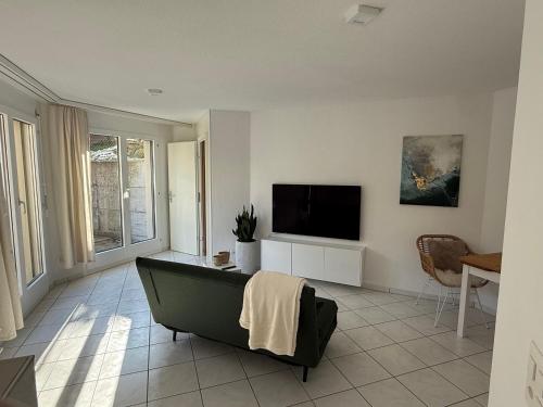 Terrassenwohnung mit Parkplatz in Wangen, Schweiz