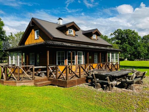 Viesnīcas āriene, Otto Villa basseini ja saunaga in Abula