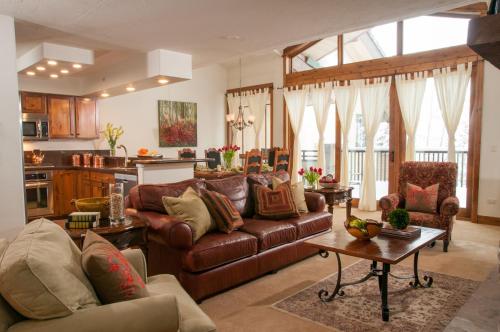 4 bedrooms, 5 beds