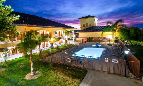 Swimming pool, Motel 6-Santa Nella, CA - Los Banos in Santa Nella Village (CA)
