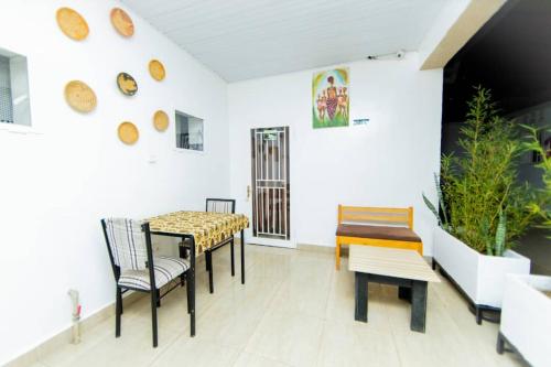 Terraza/balcón, INZOZI AFRICA HOUSE B&B-Gishushu in Kigali