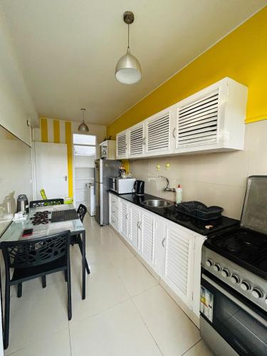Two-bedroom apartment - Spacious, with a gym and well-equipped in Beira