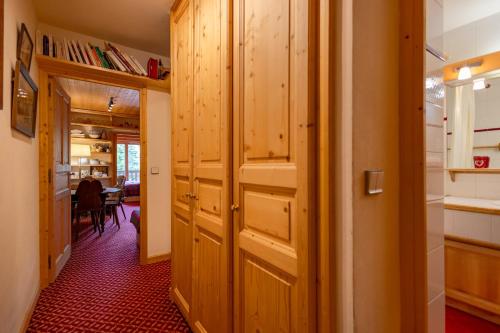 Ours Blanc #4 - 3 guests - Ski in - Ski out in Meribel