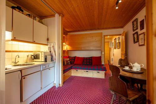 Ours Blanc #4 - 3 guests - Ski in - Ski out in Meribel