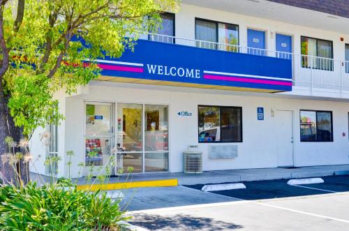 Motel 6-Santa Nella, CA - Los Banos - Interstate 5