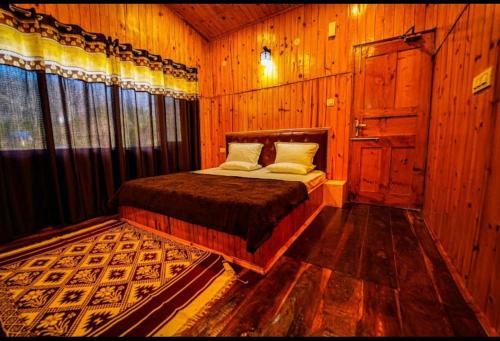 Chiranjeevi Slopey hill resort in Nehar Pab