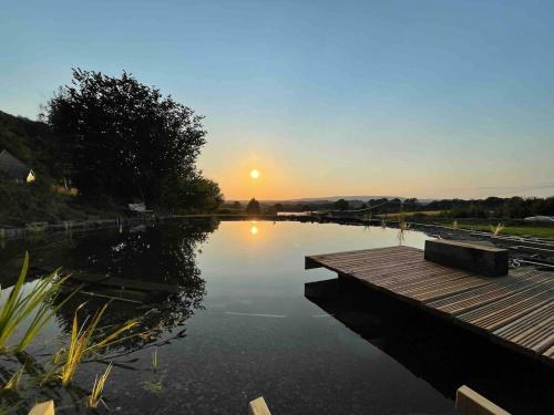 Sports un aktivitātes, Sauna, Hot Tub & Cold Plunge Pyramid Escape in Newnham Bridge