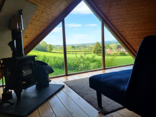 Sauna, Hot Tub & Cold Plunge Pyramid Escape in Newnham Bridge