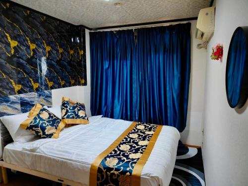 Mito Houses 20 or 28 Pax - Bus & Breakfast Options