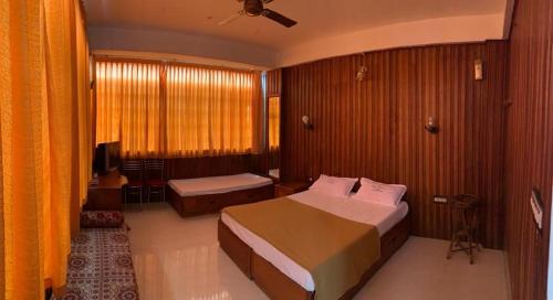 Dolphin Residency – Thekkady, NE