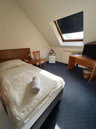 1 twin bed