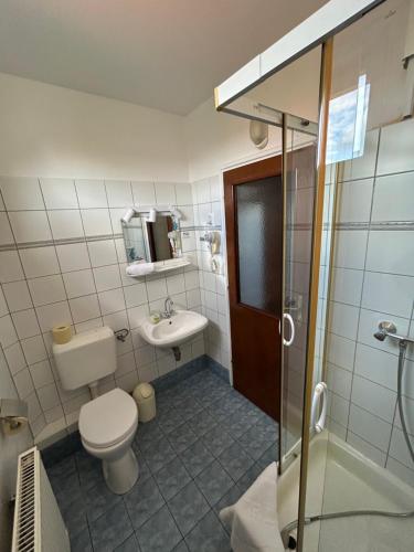 Corvin Hotel - image 11