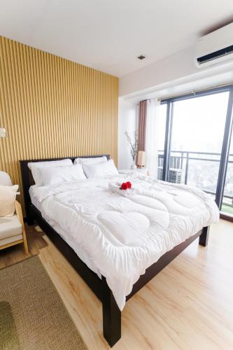 Modern Studio with Balcony at Knightsbridge Residences, Poblacion Makati, Manila