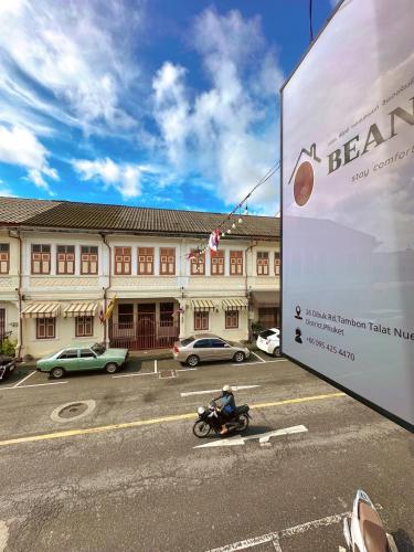 View, Beanstay hostel near Phuket Trickeye Museum