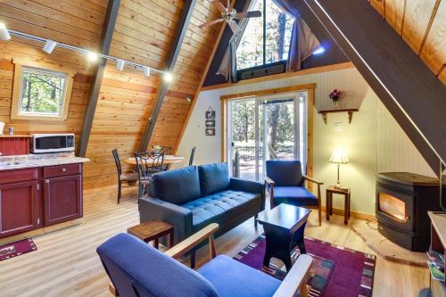 A-Frame Cabin with Deck and Grill in Pinetop!, Pinetop-Lakeside
