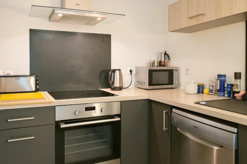 Villa Serena Piscine - 6 personnes - Parking in Lacrost