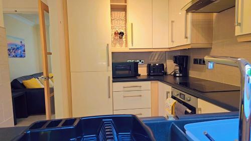 Modern luxury 3-bedroom guesthouse in Wigan in Wigan