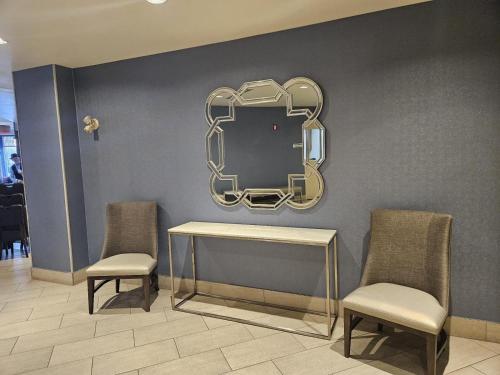 Hilton Garden Inn Calgary Airport - image 4