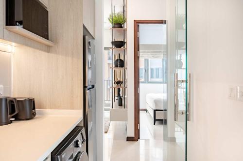 Luxury 2 Bed 2 Bath at Trizen by Resident Villas - image 4