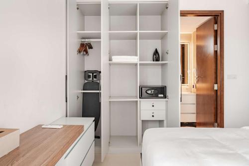 Luxury 2 Bed 2 Bath at Trizen by Resident Villas - image 3