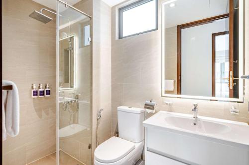 Luxury 2 Bed 2 Bath at Trizen by Resident Villas - image 11