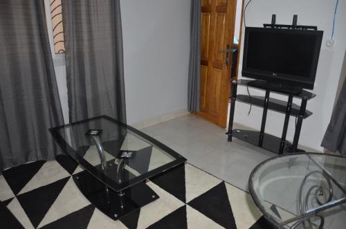 VICTOR & VICTORY GUEST HOUSE DAMAS-RAIL OBOBOGO Source, Yaundé (foto 9)