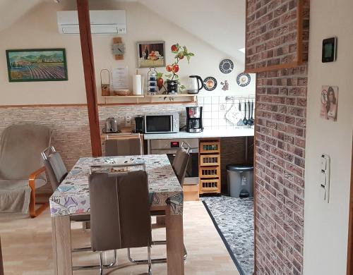 Restaurante, Apartment Laurence in Hanau